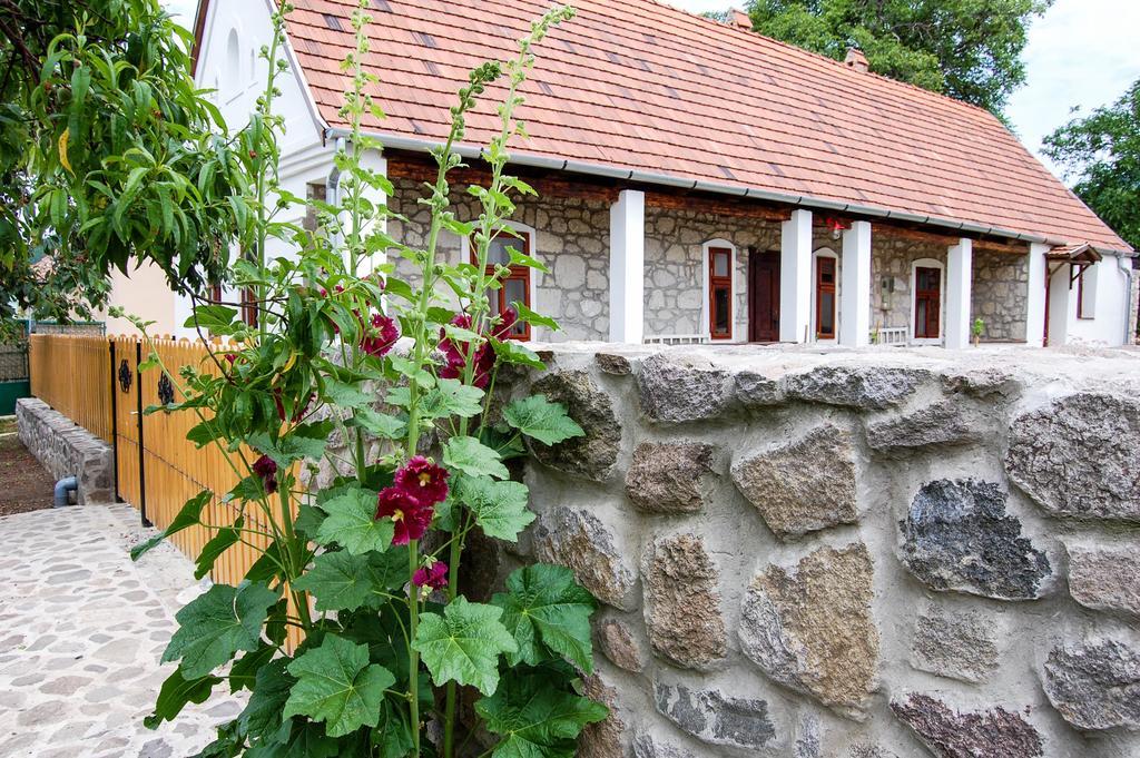 Vitamin B63 Vendégház Boldogkovaralja Exterior foto